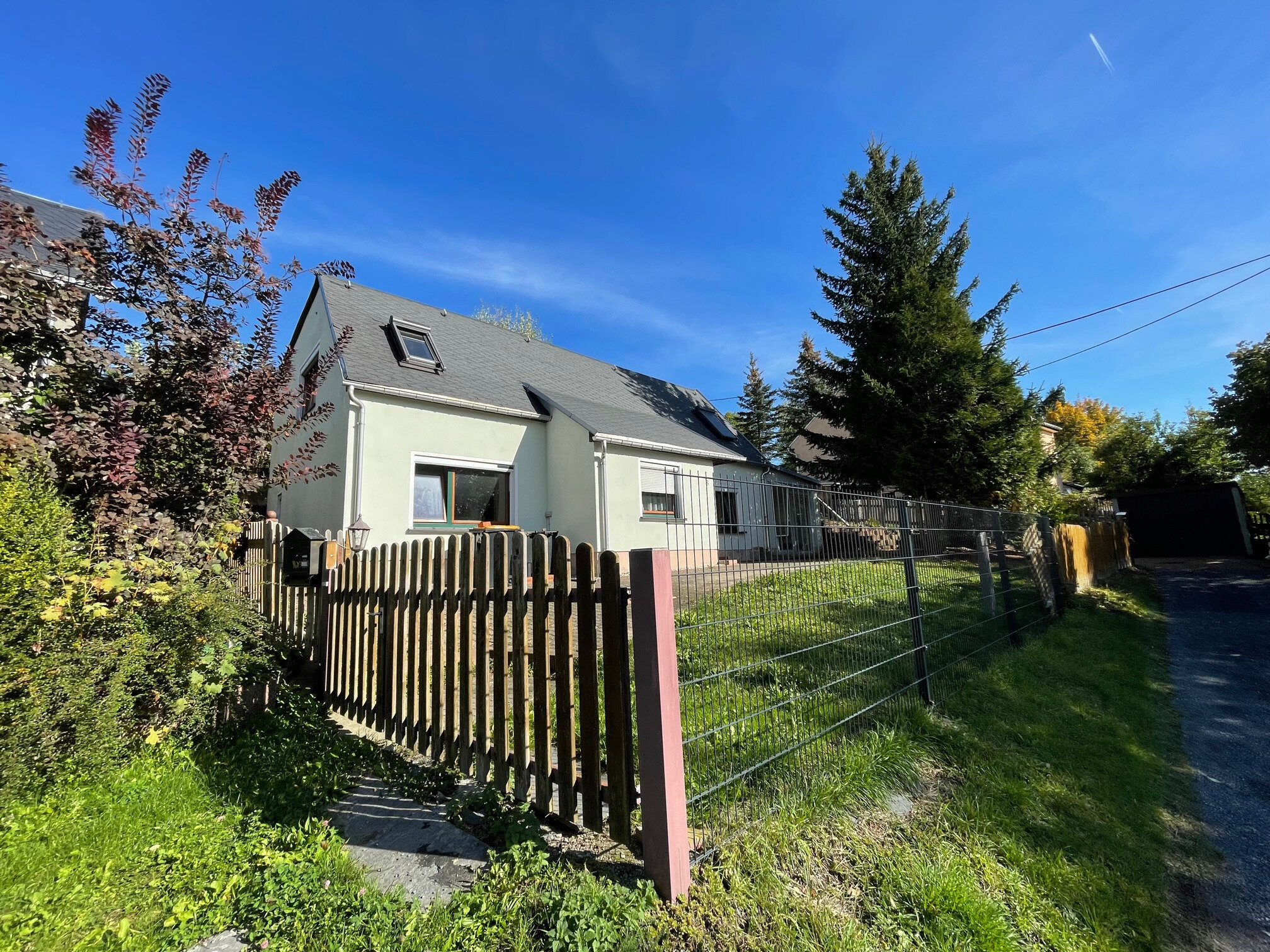 Einfamilienhaus zum Kauf 98.000 € 5 Zimmer 150 m²<br/>Wohnfläche 420 m²<br/>Grundstück ab sofort<br/>Verfügbarkeit Rodewisch Rodewisch 08228