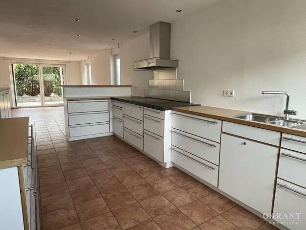Doppelhaushälfte zur Miete 2.390 € 7,5 Zimmer 217 m² 263 m² Grundstück Schwaikheim 71409