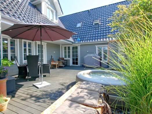 Mehrfamilienhaus zum Kauf 11 Zimmer 349 m² 1.337 m² Grundstück frei ab 15.10.2026 Wendtorf Wendtorf 24235
