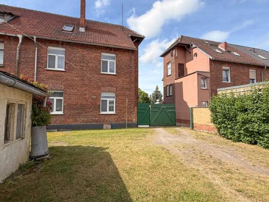 Doppelhaushälfte zum Kauf 49.000 € 7 Zimmer 168 m² 810 m² Grundstück Mühlanger Zahna-Elster 06895