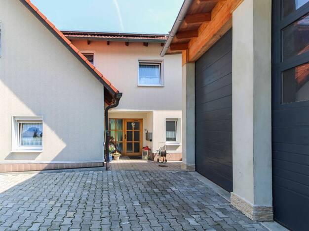 Mehrfamilienhaus zum Kauf als Kapitalanlage geeignet 645.000 € 8 Zimmer 244 m² 2.465,3 m² Grundstück Wischenhofen Duggendorf 93182