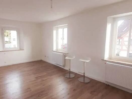Wohnung zur Miete 875 € 3 Zimmer 96 m² Geschoss 1/2 frei ab sofort Hauptstraße 4 Weisendorf Weisendorf 91085