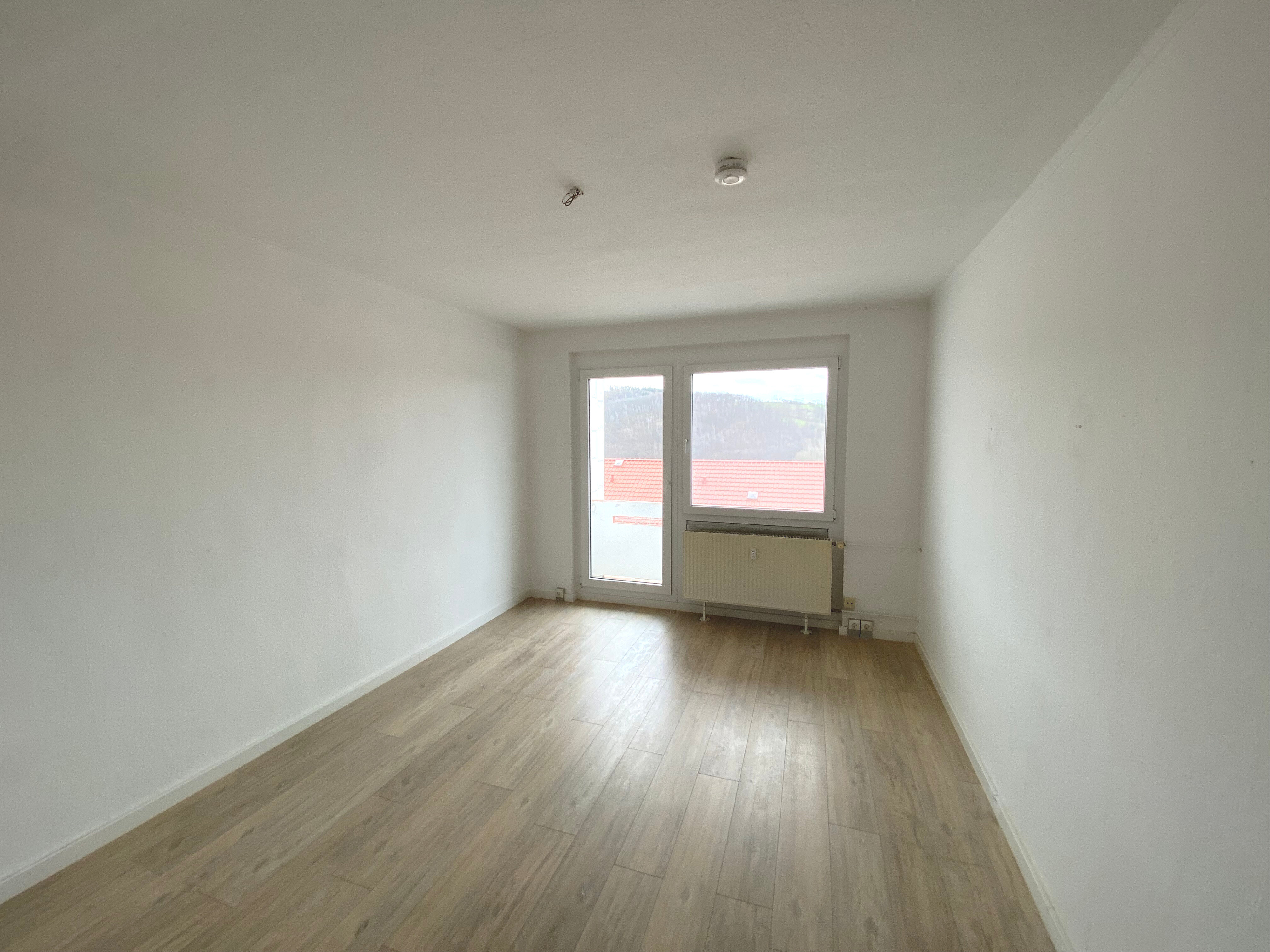 Apartment zur Miete 295 € 3 Zimmer 58 m²<br/>Wohnfläche 3.<br/>Geschoss Feldstr. 22 Elsterberg Elsterberg 07985