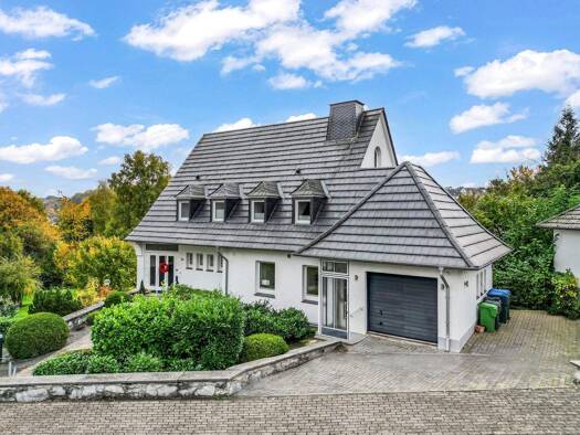 Einfamilienhaus zum Kauf 429.000 € 10 Zimmer 292 m² 1.000 m² Grundstück Warstein 59581