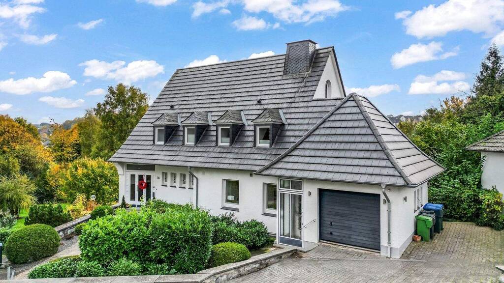 Einfamilienhaus zum Kauf 429.000 € 10 Zimmer 292 m² 1.000 m² Grundstück Warstein 59581