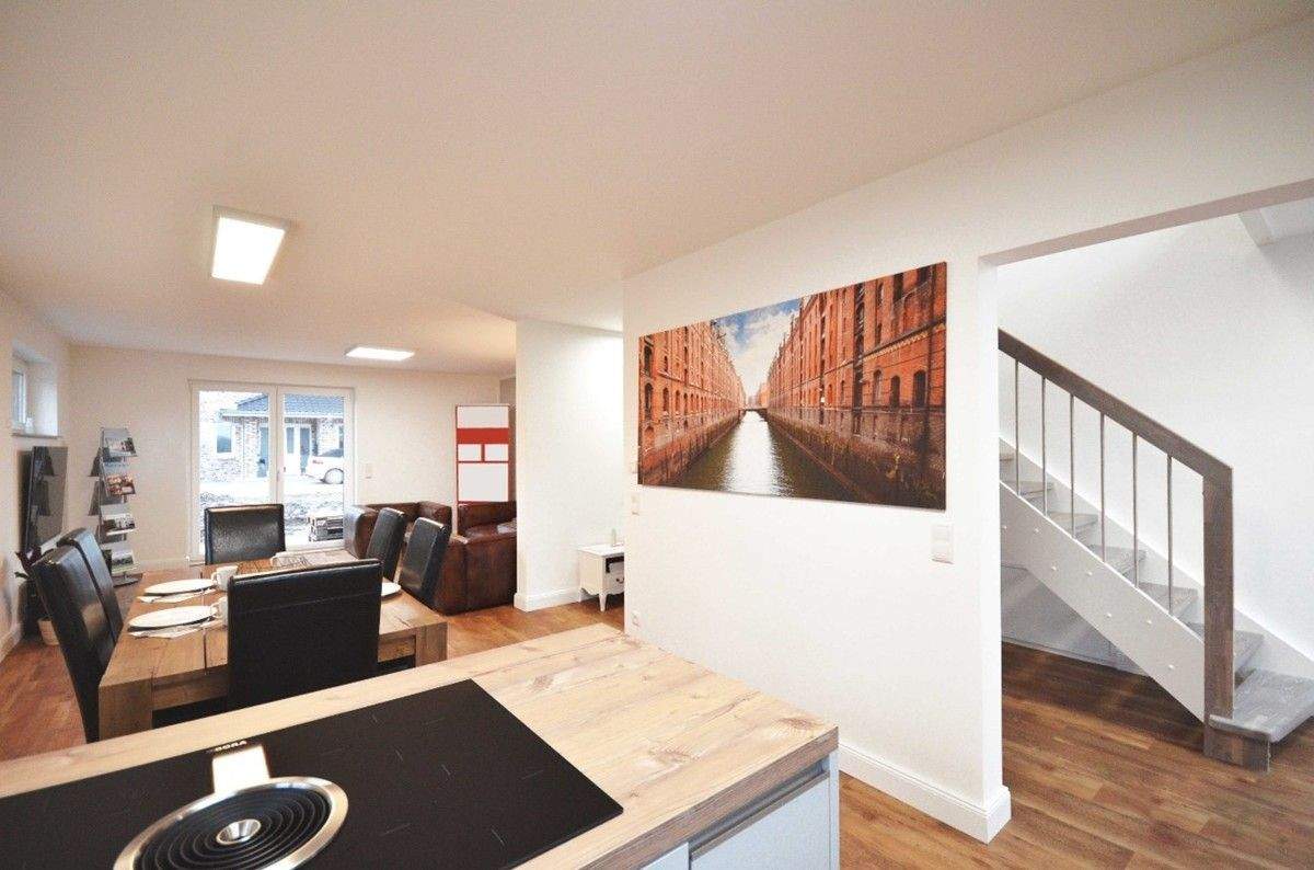 Immobilie in Hartenholm - Raum & Licht - Wohnen auf 2 vollen Geschossen - Niedrigenergiehaus EH40 mit Wärmepumpe & PV-Anlage - Neubauplanung - Bild 4