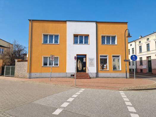Haus zum Kauf 390.000 € 13 Zimmer 314 m² 584 m² Grundstück Schwaan Schwaan 18258