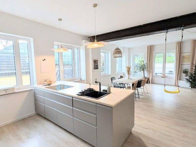 Einfamilienhaus zum Kauf provisionsfrei 685.000 € 7 Zimmer 260,9 m² 700 m² Grundstück Oberfrohnaer Str. 135 Rabenstein Chemnitz 09117