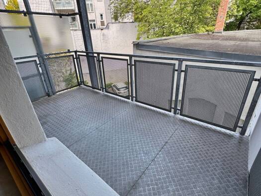 Wohnung zur Miete 420 € 3 Zimmer 72,6 m² 2. Geschoss frei ab sofort Ziegelberg Ostviertel Gera 07545