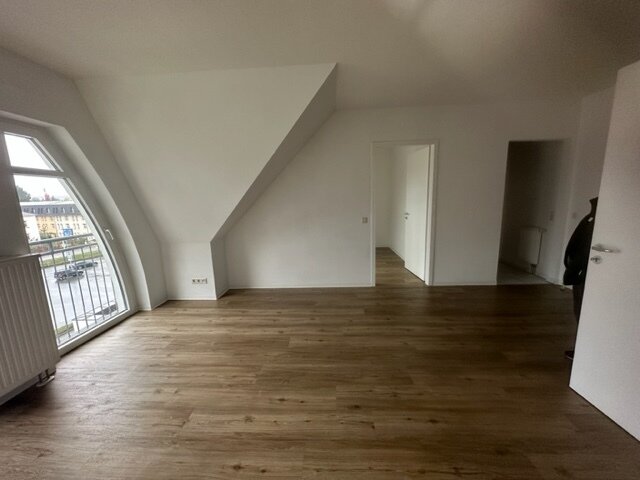 Wohnung zur Miete 390 € 3 Zimmer 60 m²<br/>Wohnfläche 4.<br/>Geschoss Anna-Esche-Str. 4 CD Limbach-Oberfrohna Limbach-Oberfrohna 09212