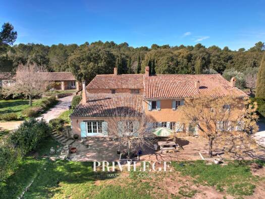 Einfamilienhaus zum Kauf 2.200.000 € 18 Zimmer 640 m² 500.000 m² Grundstück Moissac-Bellevue 83630