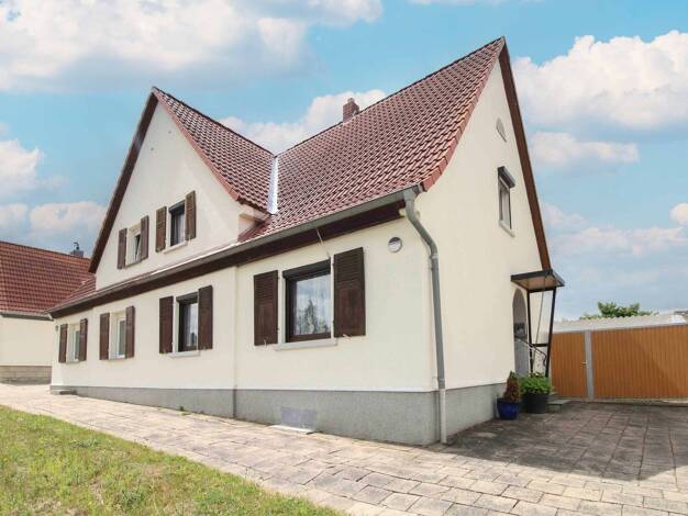 Doppelhaushälfte zum Kauf 45.000 € 3 Zimmer 100,3 m² 217,3 m² Grundstück Gröningen 39397