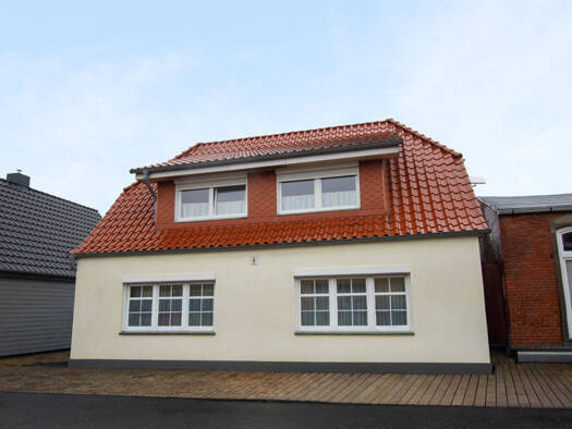 Einfamilienhaus zum Kauf 229.000 € 5 Zimmer 124 m² 417 m² Grundstück Heide Heide 25746