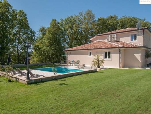 Haus zum Kauf 540.000 € 5 Zimmer 943 m² Grundstück Tinjan 52444