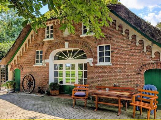 Haus zum Kauf 325.000 € 7 Zimmer 195 m² 6.393 m² Grundstück Dalsper Elsfleth 26931