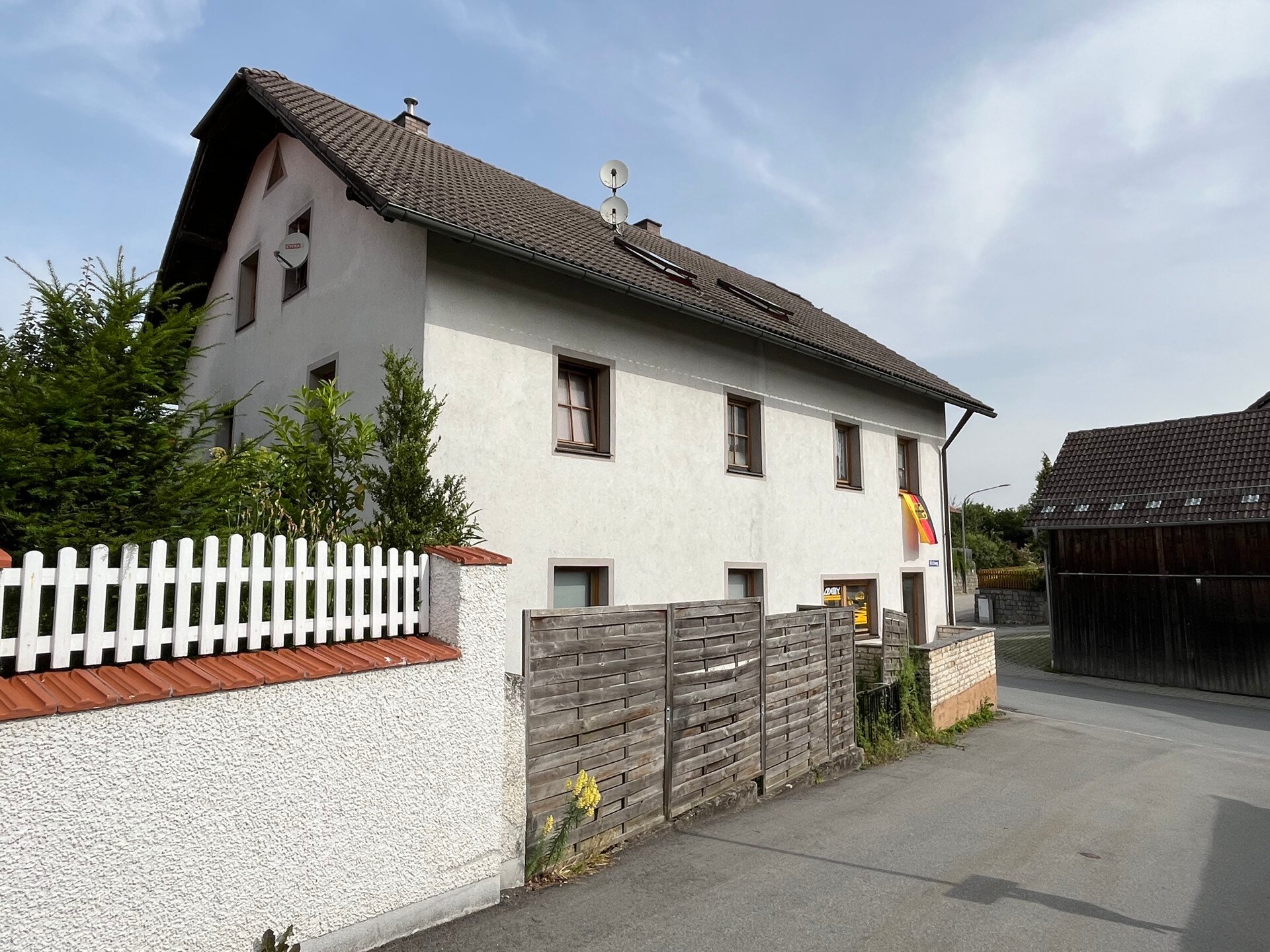 Haus zum Kauf 395.000 € 158 m²<br/>Wohnfläche 677 m²<br/>Grundstück Wiesenfelden Wiesenfelden 94344