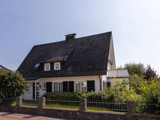 Einfamilienhaus zum Kauf 345.000 € 6 Zimmer 180,2 m² 854 m² Grundstück Brilon 59929