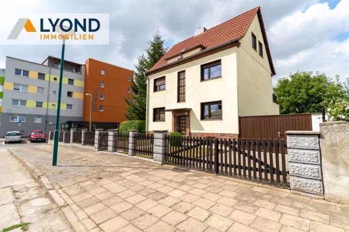 Mehrfamilienhaus zum Kauf 289.000 € 6 Zimmer 145 m²<br/>Wohnfläche 1.122 m²<br/>Grundstück Oschersleben Oschersleben (Bode) 39387