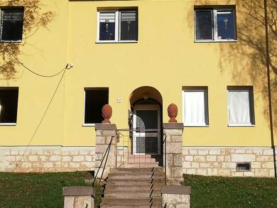 Wohnung zur Miete 589 € 6 Zimmer 105,3 m² EG Alte Frömmstedter Straße 15 Bilzingsleben 06578