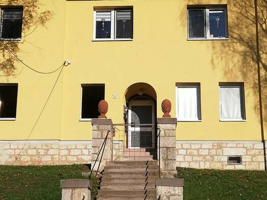 Wohnung zur Miete 589 € 6 Zimmer 105,3 m² EG Alte Frömmstedter Straße 15 Bilzingsleben 06578