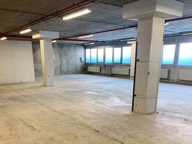 Lagerhalle zur Miete 6,30 € 242,4 m² Lagerfläche Stuttgarter Straße 106 Fellbach Fellbach 70736