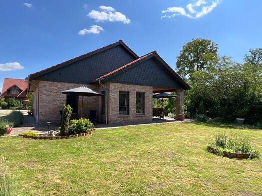 Bungalow zum Kauf 450.000 € 3 Zimmer 129 m² 900 m² Grundstück Voigtholz-Ahlemissen Edemissen 31234