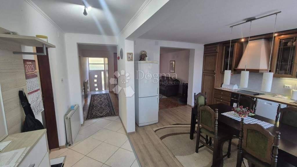 Haus zur Miete 600 € 4 Zimmer 175 m² Kraljevec na Sutli