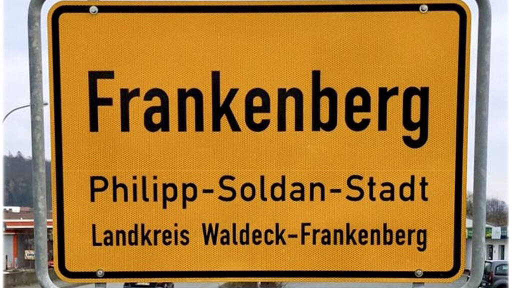 Mehrfamilienhaus zum Kauf als Kapitalanlage geeignet 380.000 € 15 Zimmer 396 m² 321 m² Grundstück Frankenberg Frankenberg (Eder) 35066