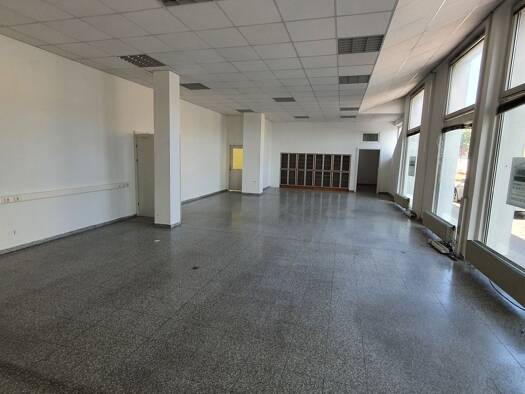 Ladenfläche zur Miete 4,32 € 3 Zimmer Wiener Neustadt 2700