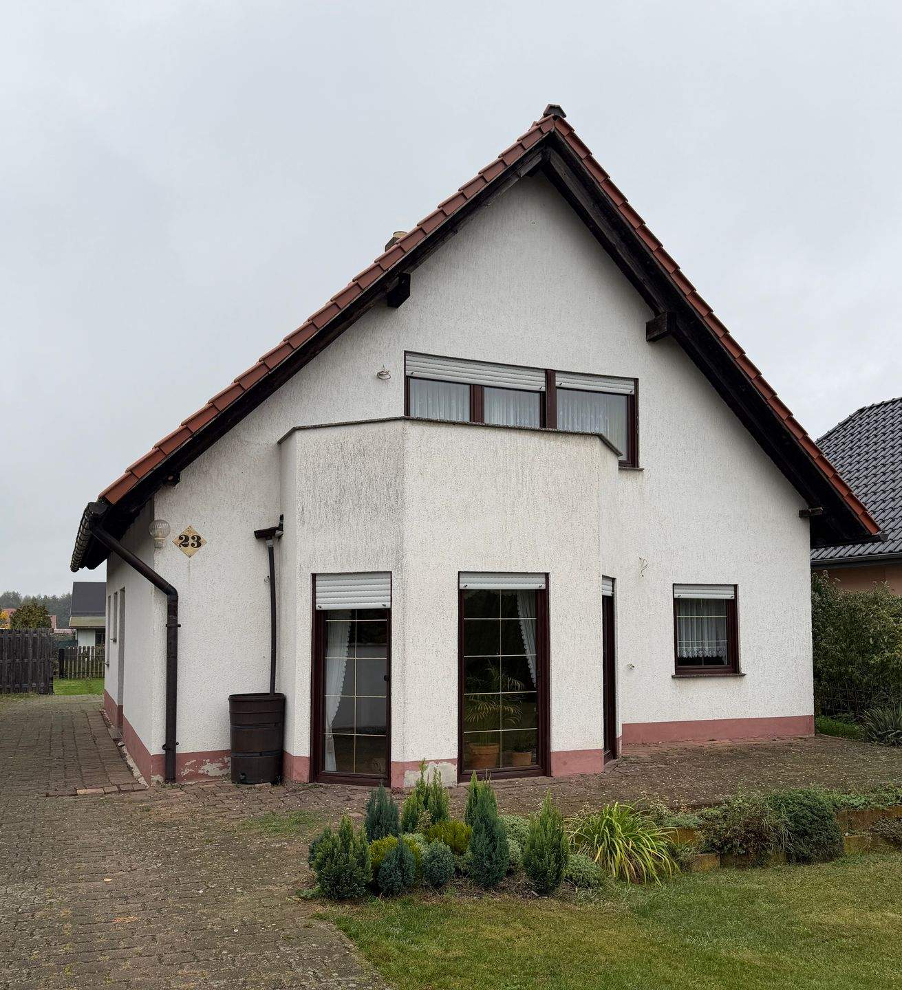 Immobilie in Zerbst/Anhalt - großes Einfamilienhaus in Zerbst mit geräumiger Garage und großem Grundstück - Bild 0