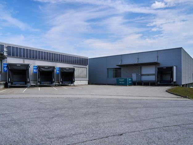 Lagerhalle zur Miete 8,50 € 5.645 m² Lagerfläche Maria-Reiche-Straße 2 a Klotzsche Ortsamtsbereich Klotzsche 01109