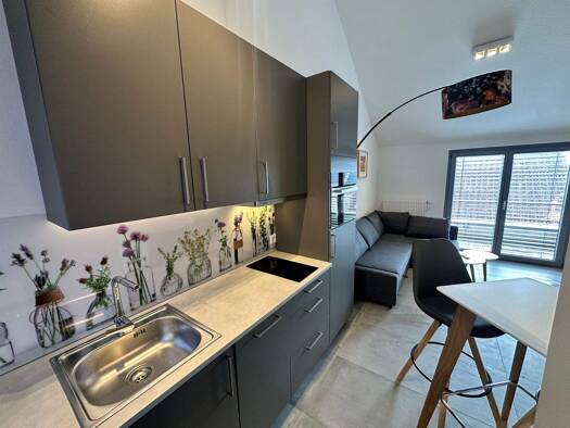 Penthouse zum Kauf provisionsfrei 129.000 € 1,5 Zimmer 40 m² frei ab sofort Bad Neustadt Bad Neustadt an der Saale 97616