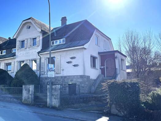 Doppelhaushälfte zum Kauf 82.000 € 9 Zimmer 200 m² 695 m² Grundstück frei ab sofort Sparneck 95234