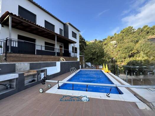 Villa zur Miete 2.000 € 4 Zimmer 254 m² 876 m² Grundstück Gavines 0 Palafolls 08389