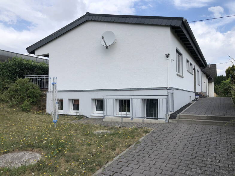 Einfamilienhaus zur Miete 1.600 € 6 Zimmer 140 m² 720 m² Grundstück Baumbacherstrasse 42 Elgendorf Montabaur 56410
