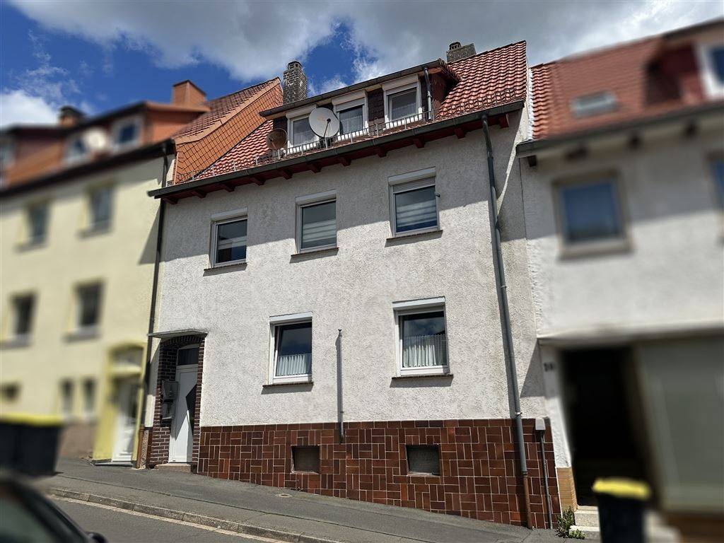 Reihenmittelhaus zum Kauf 119.000 € 8 Zimmer 145 m²<br/>Wohnfläche 467 m²<br/>Grundstück ab sofort<br/>Verfügbarkeit Waldkappel Waldkappel 37284