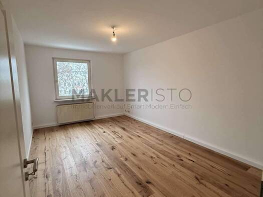 Wohnung zur Miete 990 € 4 Zimmer 93 m² 4. Geschoss frei ab 01.04.2026 Anger-Crottendorf Leipzig 04318