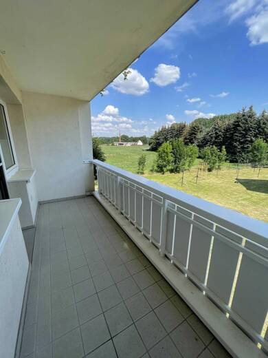 Wohnung zur Miete 350 € 3 Zimmer 68 m² 1. Geschoss frei ab sofort Hof Naundorf 04769