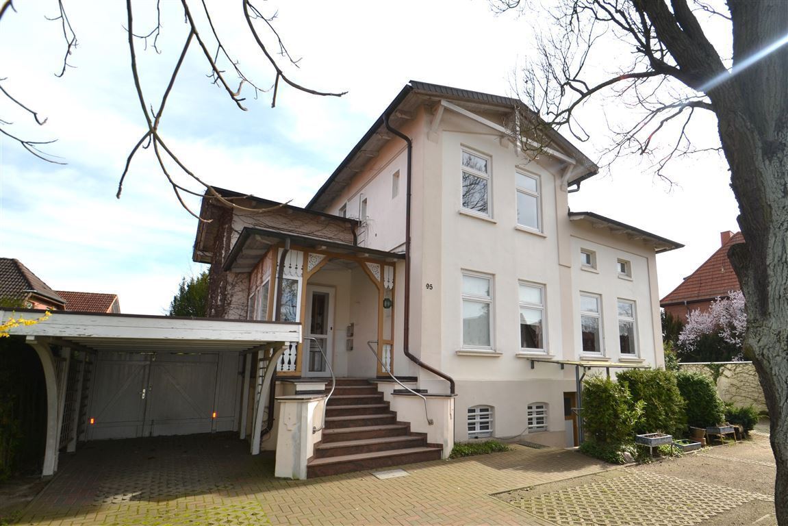 Mehrfamilienhaus zum Kauf 330.000 € 8 Zimmer 224 m²<br/>Wohnfläche 724 m²<br/>Grundstück ab sofort<br/>Verfügbarkeit Goldberger Viertel Güstrow 18273