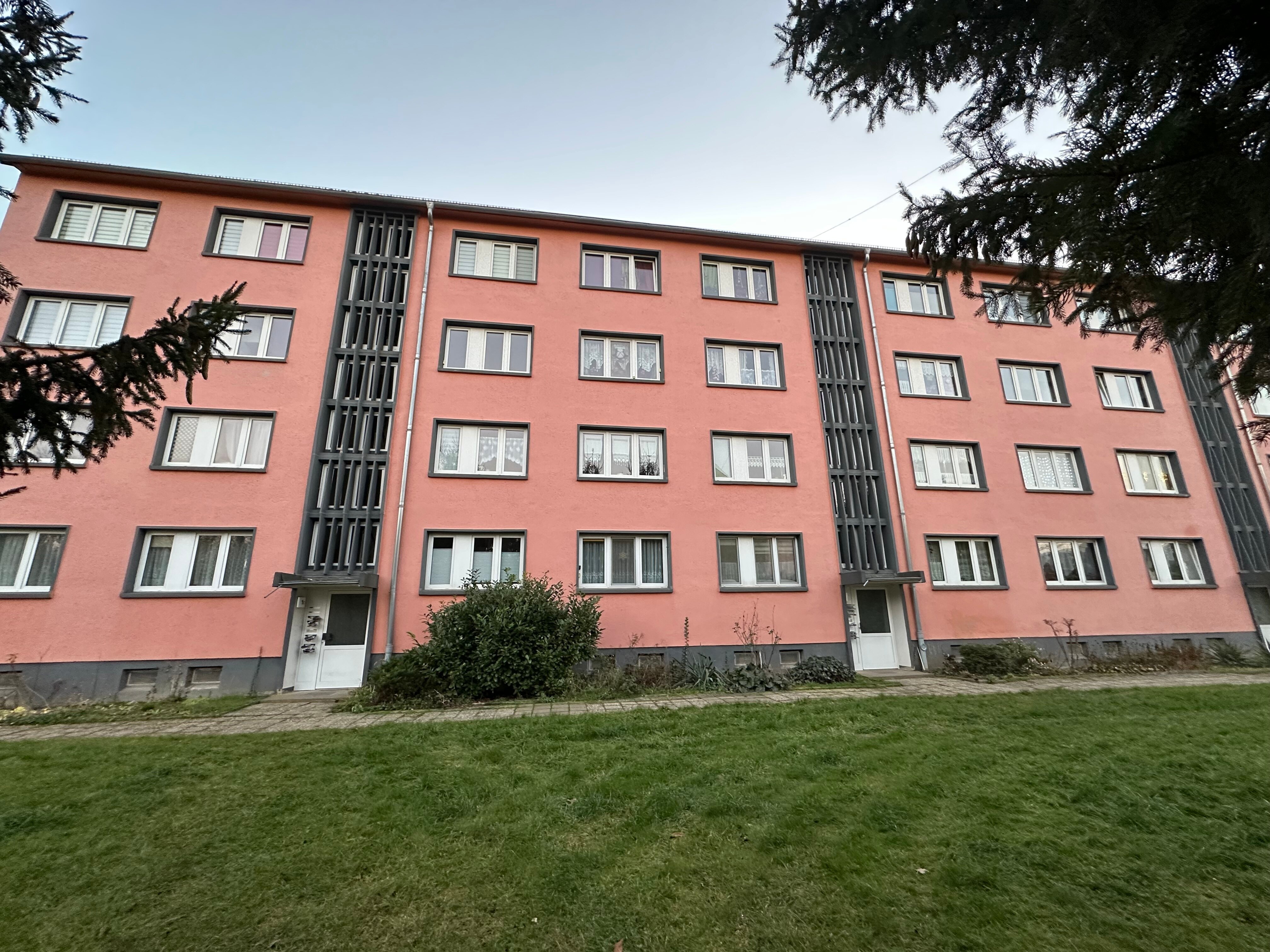 Wohnung zur Miete 280 € 2 Zimmer 49 m²<br/>Wohnfläche 2.<br/>Geschoss ab sofort<br/>Verfügbarkeit Granschütz Weißenfels 0667