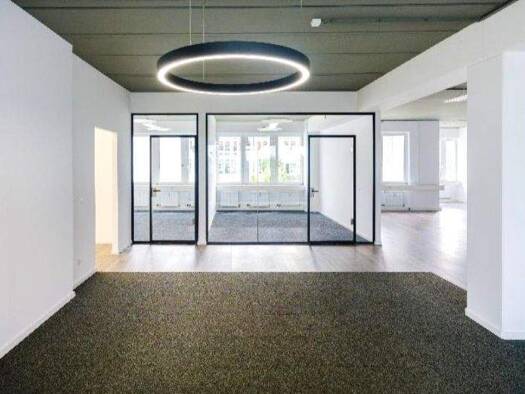 Bürofläche zur Miete provisionsfrei 15,50 € 299 m² Bürofläche teilbar ab 213 m² Unterhaching 82008