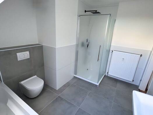 Wohnung zur Miete 1.090 € 3 Zimmer 106 m² 4. Geschoss frei ab 01.11.2026 Gräfrath Solingen 42653