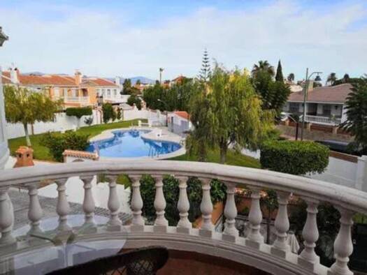 Reihenhaus zur Miete 1.500 € 2 Zimmer 96 m² Pasaje Dorian Gray, Malaga Nn Málaga 29004