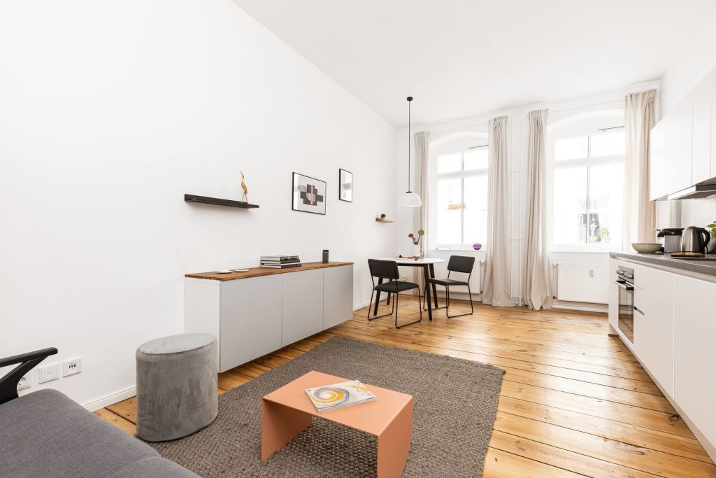 Wohnung zur Miete Wohnen auf Zeit 1.970 € 2 Zimmer 33 m²<br/>Wohnfläche 02.11.2024<br/>Verfügbarkeit Linienstraße Mitte Berlin 10119