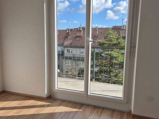 Wohnung zur Miete 898 € 3 Zimmer 70 m² 4. Geschoss frei ab 01.03.2026 Schwechat 2320