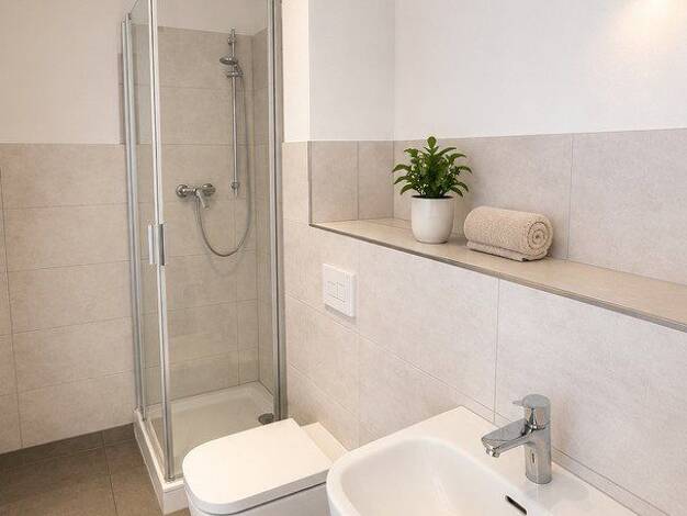 Wohnung zur Miete 600 € 2 Zimmer 75 m² Cochstedter Straße 2 Leipziger Str. Leipziger Straße 39112