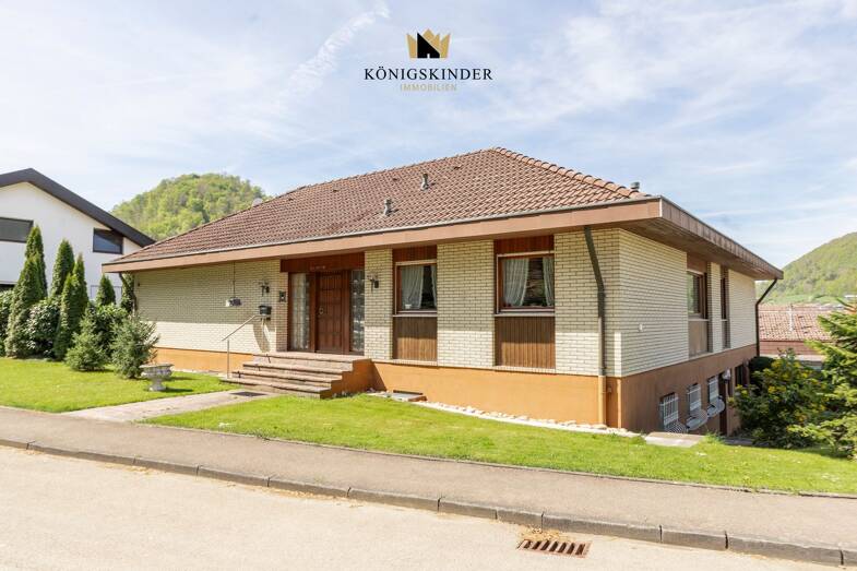 Einfamilienhaus zum Kauf 698.000 € 7 Zimmer 213,6 m² 708 m² Grundstück Bad Ditzenbach Bad Ditzenbach 73342