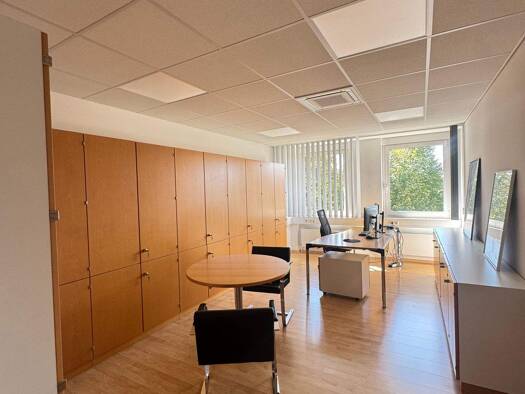 Praxisfläche zur Miete provisionsfrei 12 € 188 m² Bürofläche Gustav-Schickedanz-Straße 17 Innenstadt Fürth 90762