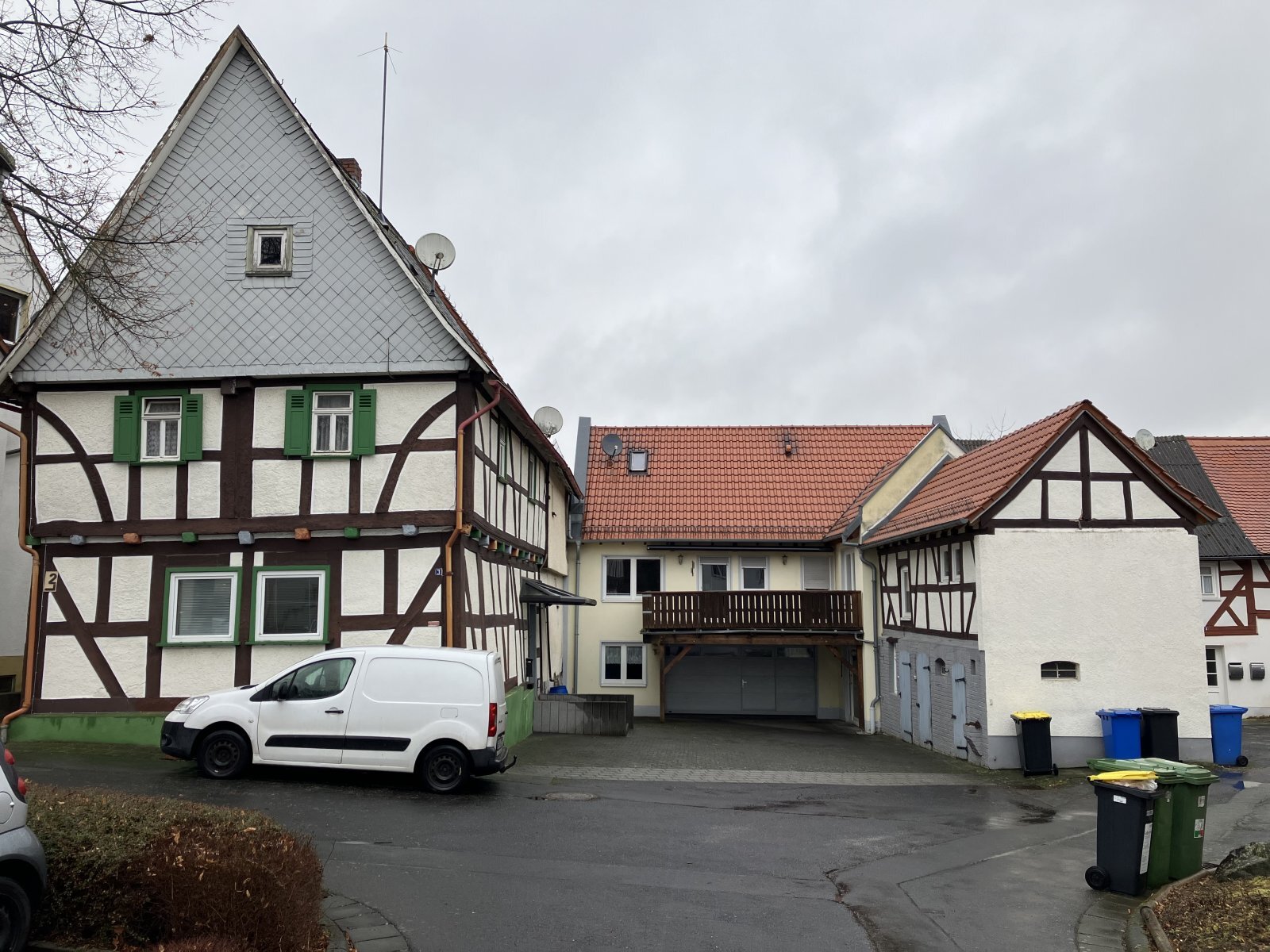 Haus zum Kauf 459.000 € 8 Zimmer 240 m²<br/>Wohnfläche 1.428 m²<br/>Grundstück Hinter dem  Rathaus 3 Kinzenbach Heuchelheim 35452