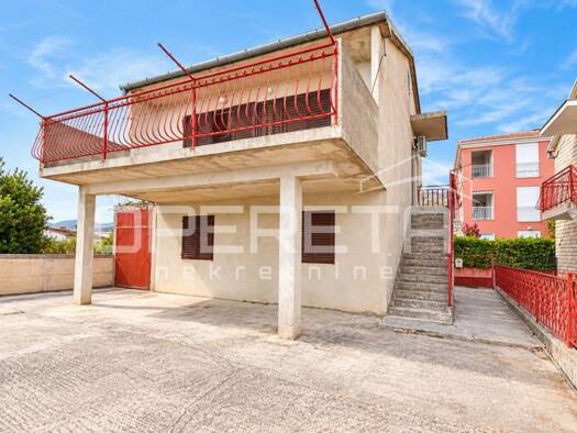 Einfamilienhaus zum Kauf - Erstbezug 375.000 € 5 Zimmer 158 m² 200 m² Grundstück Podstrana 21311
